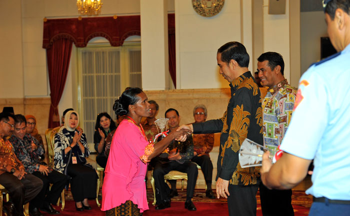 Pangan dan Pertanian Indonesia: Refleksi 2015 dan Prospek 2016 `Petani Nikmati Harga Pangan Wajar`